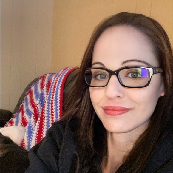 Meet your Posher, Christina - Picture 1 of 1